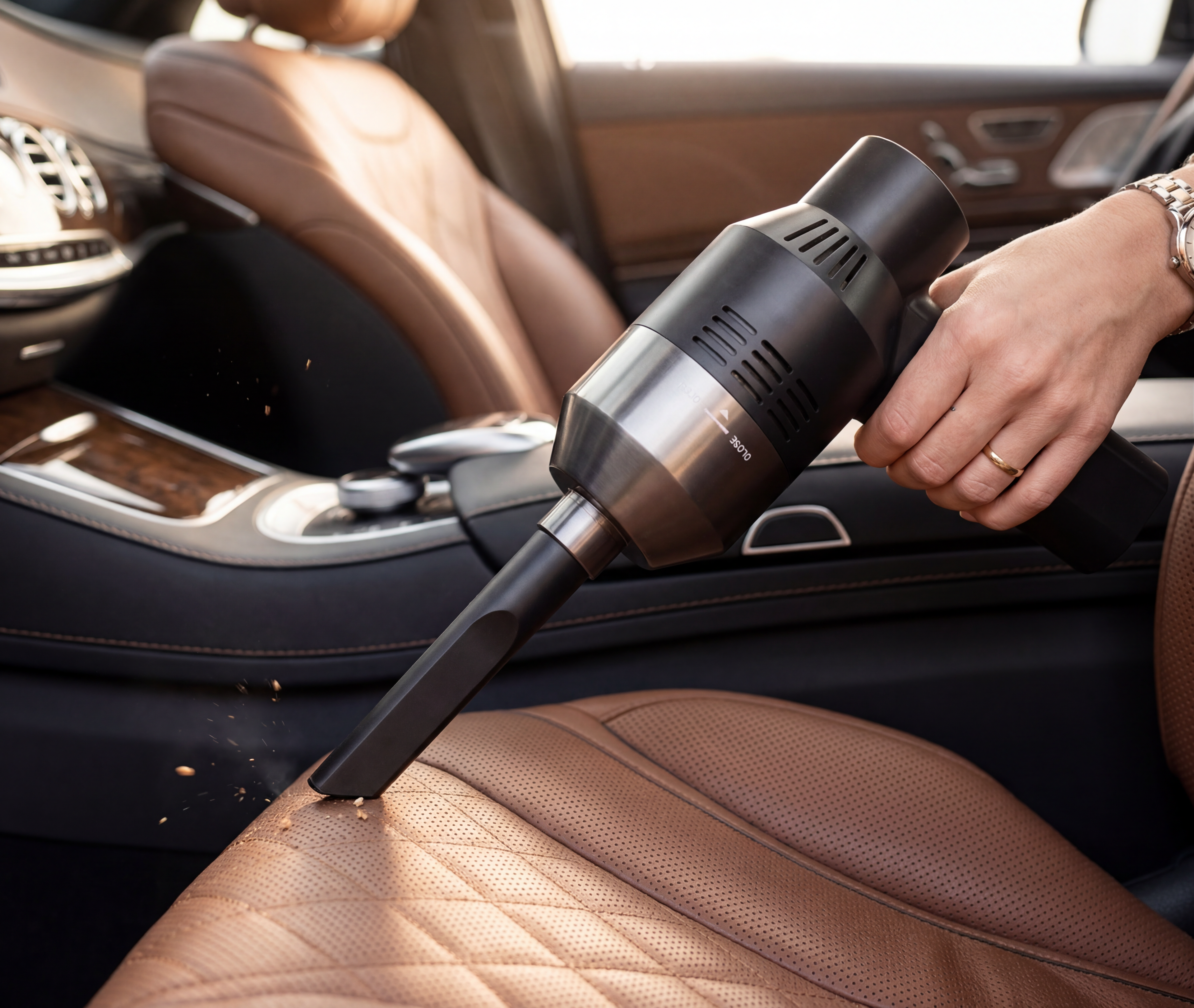 Aspirateur portable sans fil pour voiture